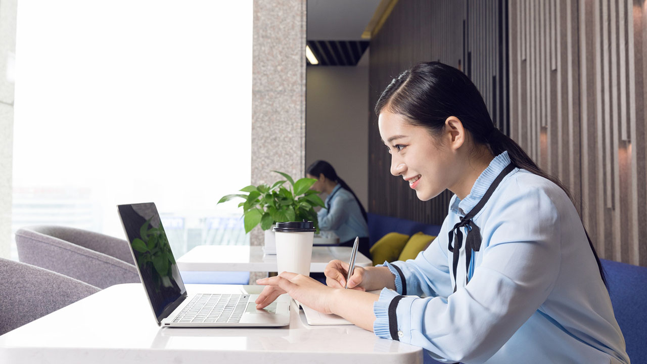 人工服務(wù)與智能服務(wù)的區(qū)別在于：效率、溝通、管理